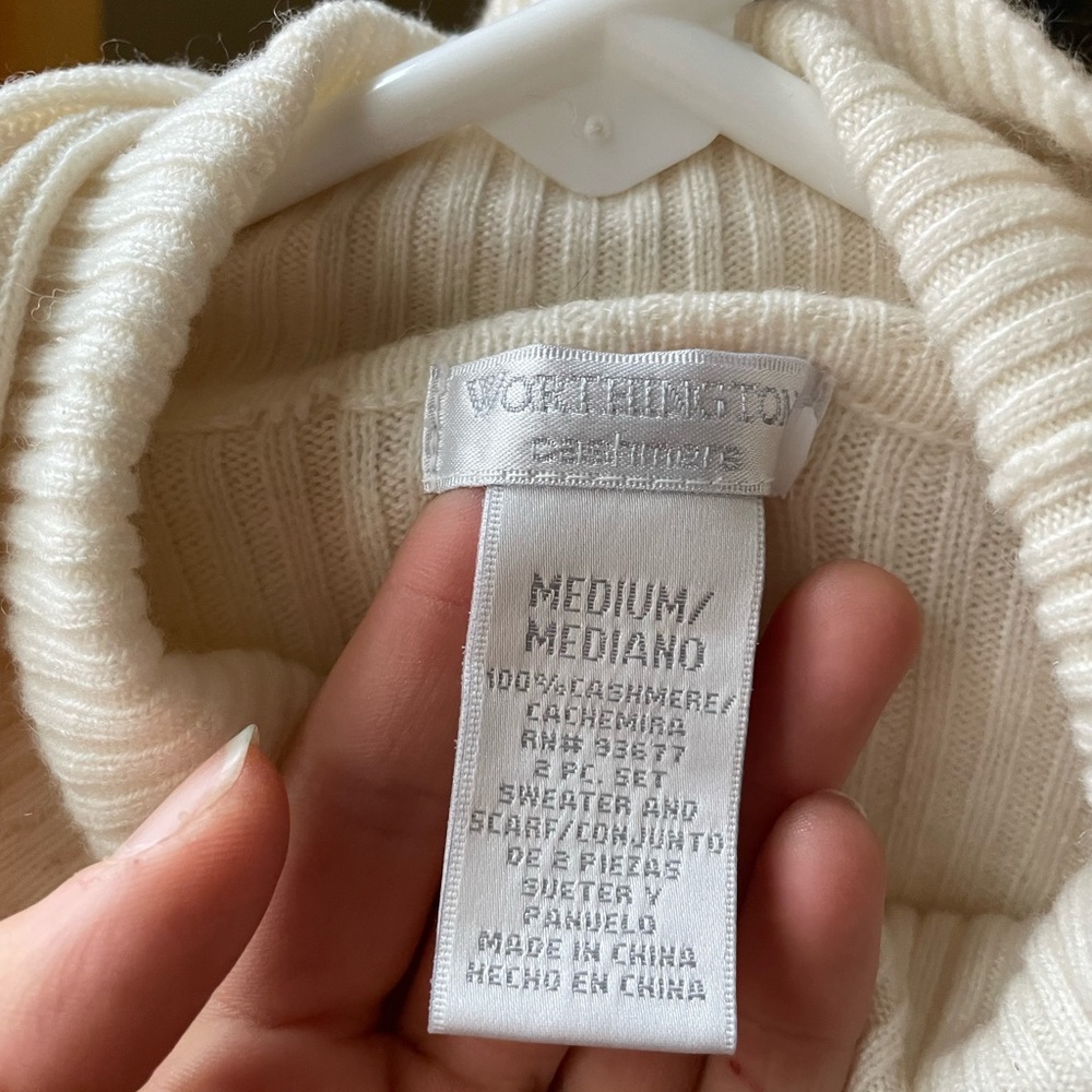 Worthington Ivory white cashmere turtle neck sweater - Picture 9 of 9